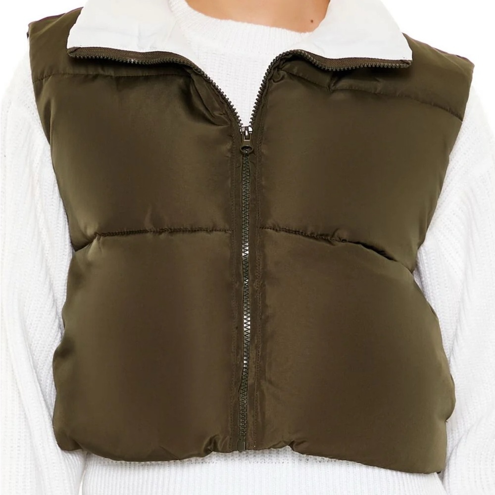 Forever 21 Women's Large Olive, Cropped Hem, Quilted, Funnel Neck, Zip-up Vest. - Picture 4 of 7